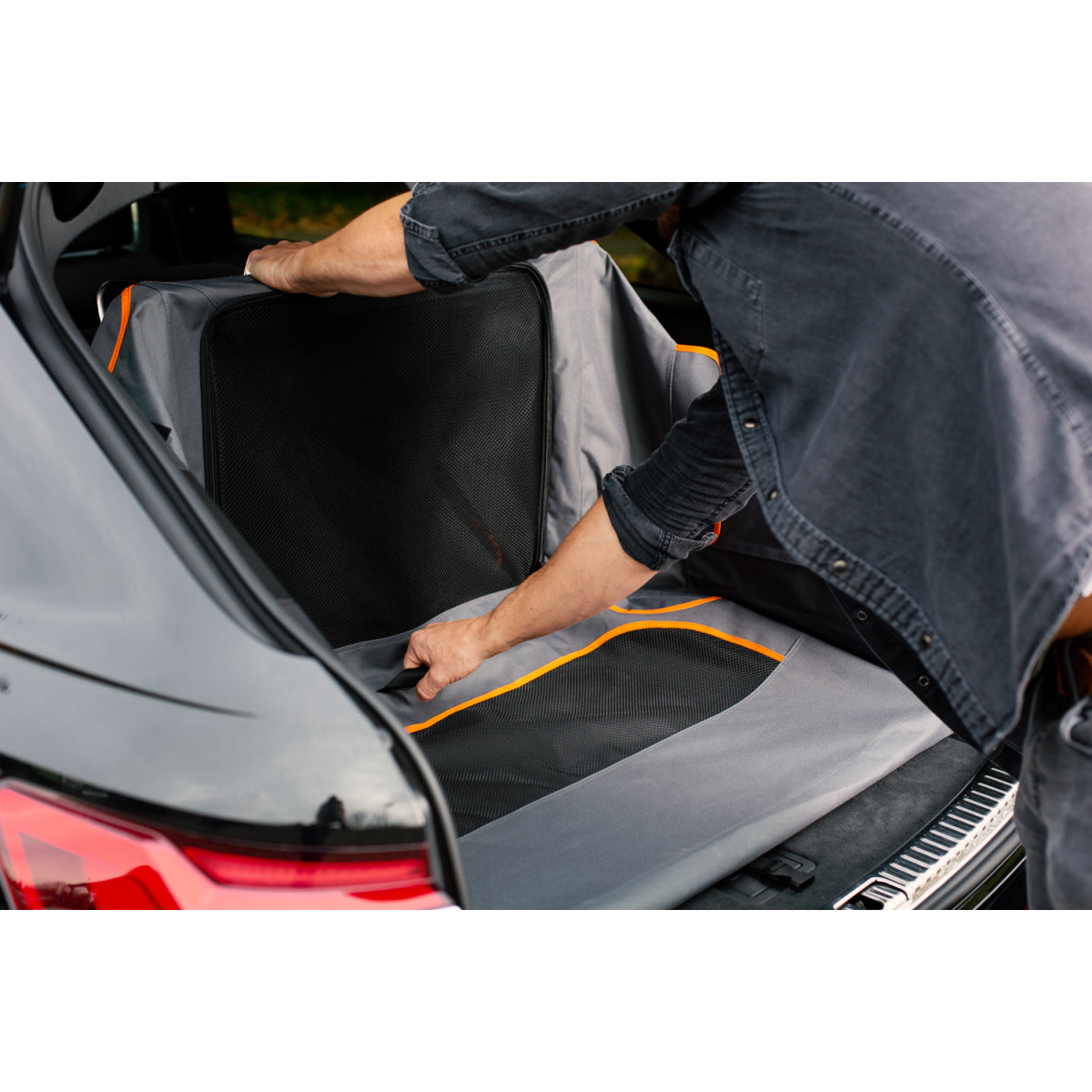 Knuffelwuff faltbare Hundebox Auto Transportbox Alverstone mit Aluminiumgestell für den Kofferraum – M - 61 x 46 x 43 cm (Ansicht 10)