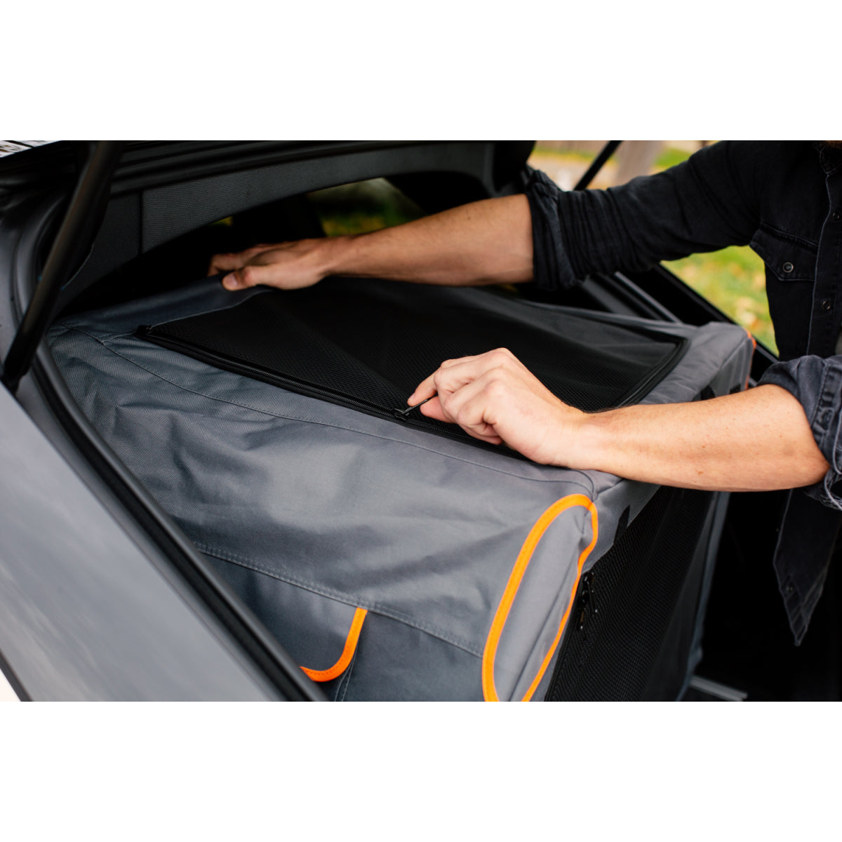 Knuffelwuff faltbare Hundebox Auto Transportbox Alverstone mit Aluminiumgestell für den Kofferraum – M - 61 x 46 x 43 cm (Ansicht 12)