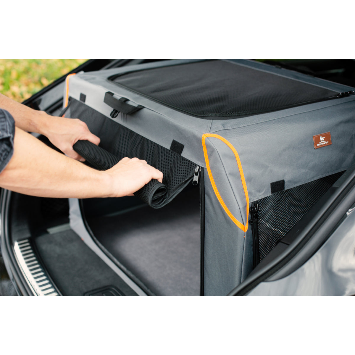 Knuffelwuff faltbare Hundebox Auto Transportbox Alverstone mit Aluminiumgestell für den Kofferraum – M - 61 x 46 x 43 cm (Ansicht 13)
