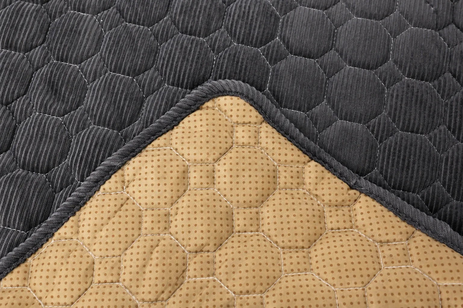 Kunert Hunde- und Katzenbett/ Schutzmatte für Bett und Sofa - 75 x 75 x 10 cm