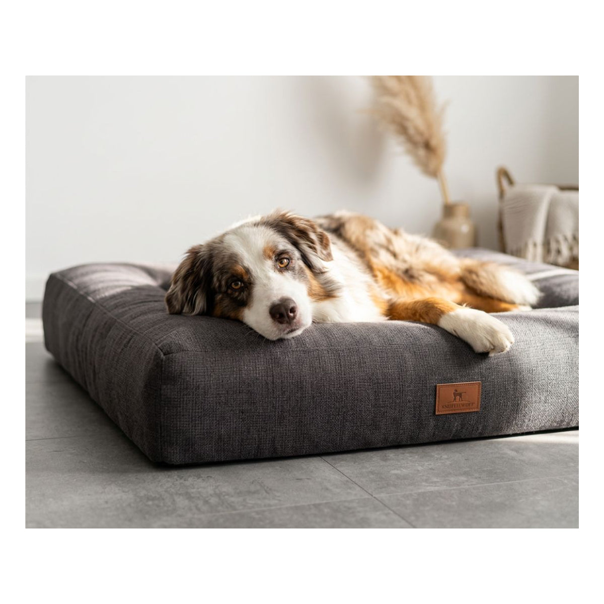 Knuffelwuff Hundebett Sofia aus Velours mit Handwebcharakter Schwarz