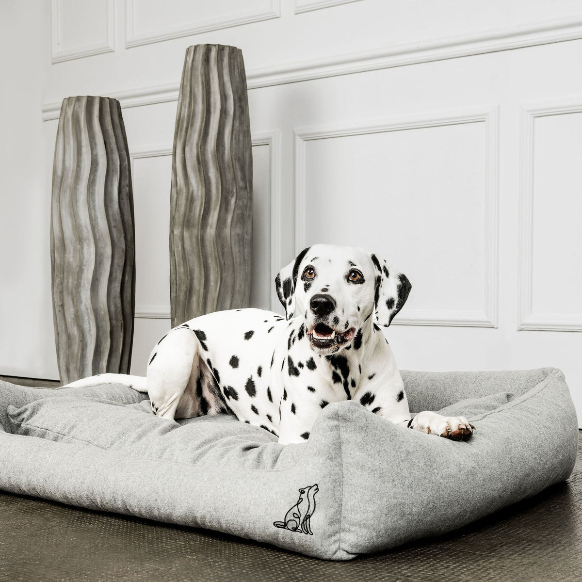 MOUNTAINDOG Hundebett Belle Hellgrau